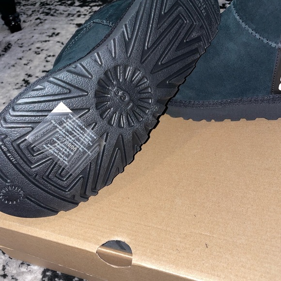 Black UGG short boots. - Picture 4 of 4